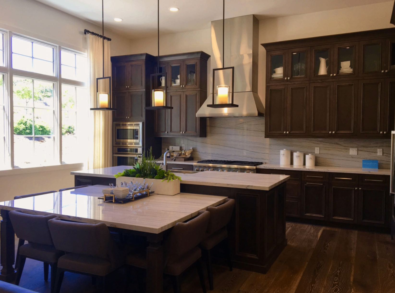 Quartzite surfaces with full-height backsplash