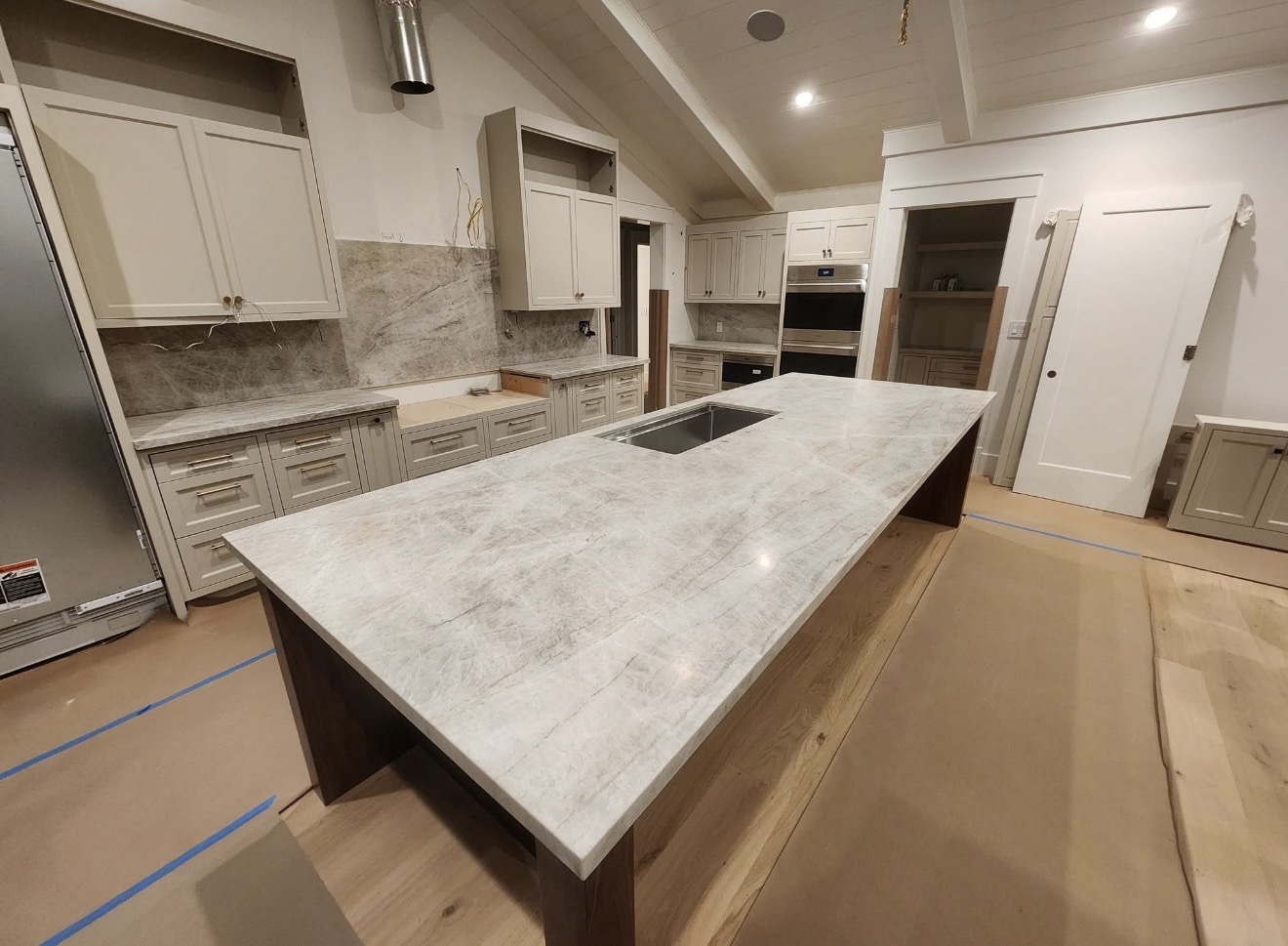 Oversized quartzite island, single slab